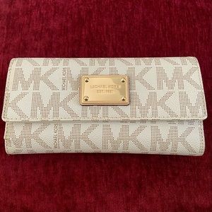 Michael Kors Jet Set Wallet